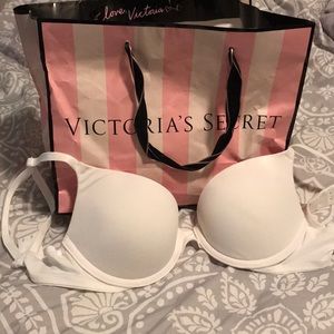 NEVER WORN PINK Victoria’s Secret T-shirt Bra